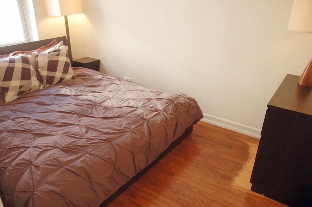 Photograph supplied for Midtown East 1BR with Private Balcony DR 26