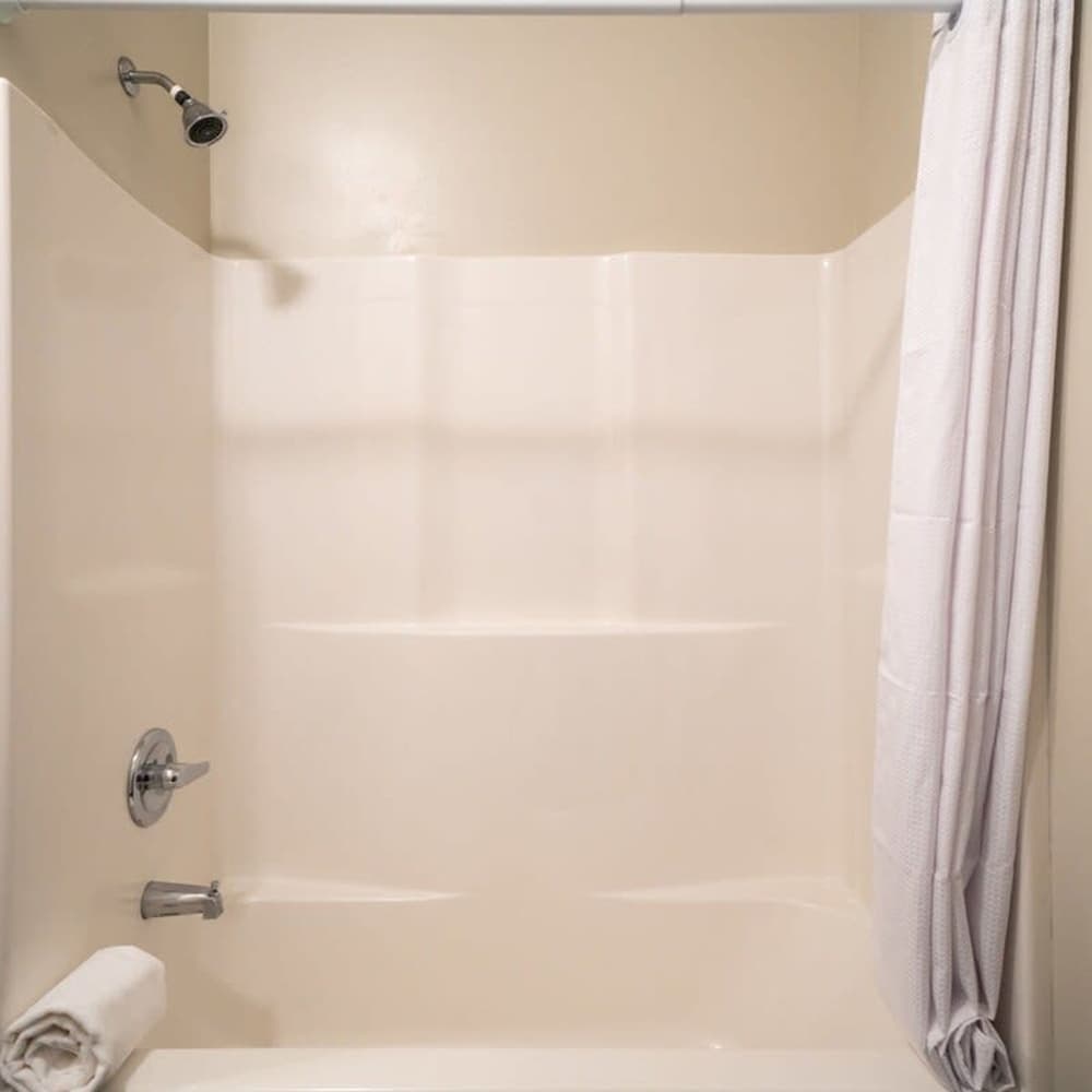 Photograph supplied for Cozysuites Musicrow Astonishing SDO Free Parking08