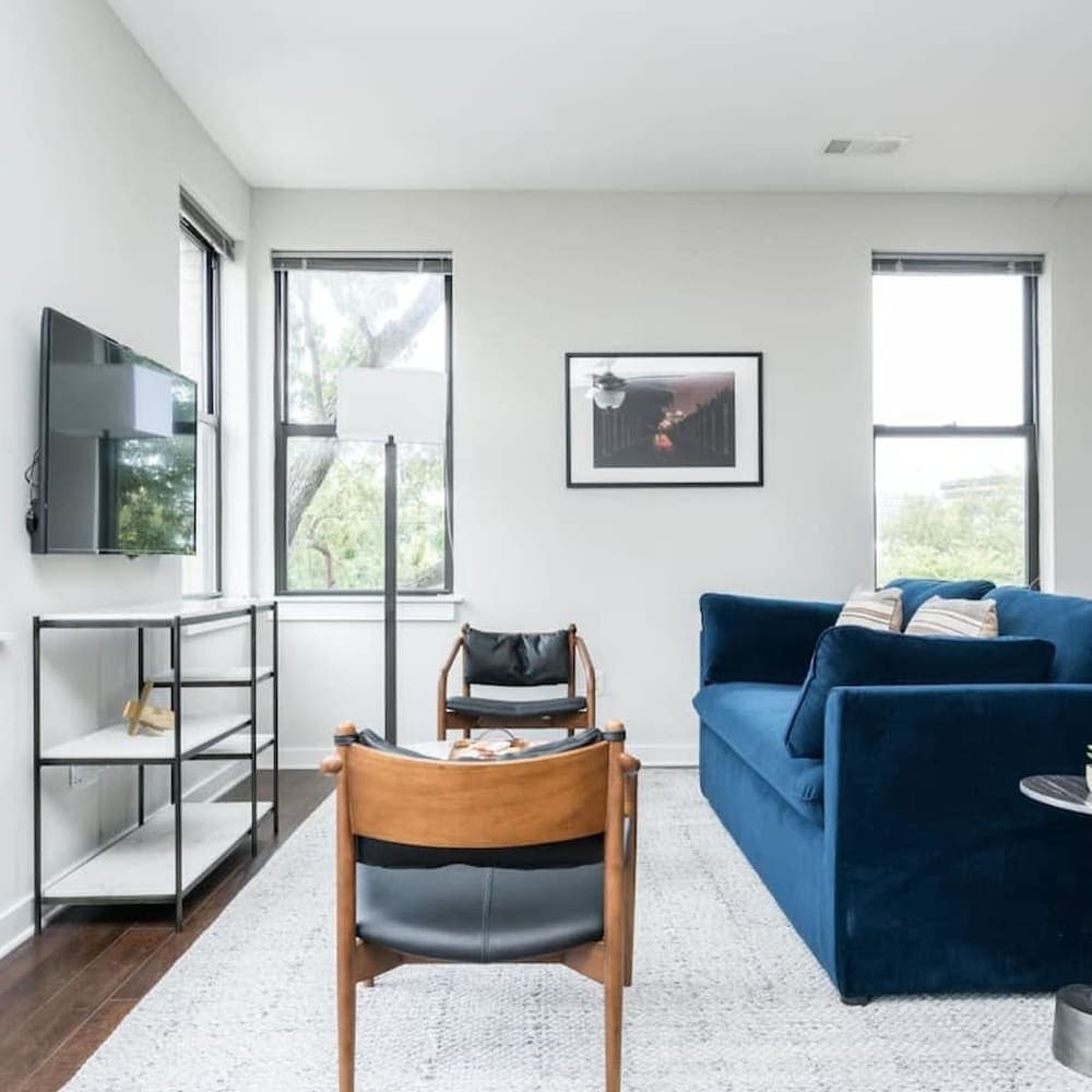 Photograph supplied for Cozysuites Music Row Stunning 2BR -free Parking 35