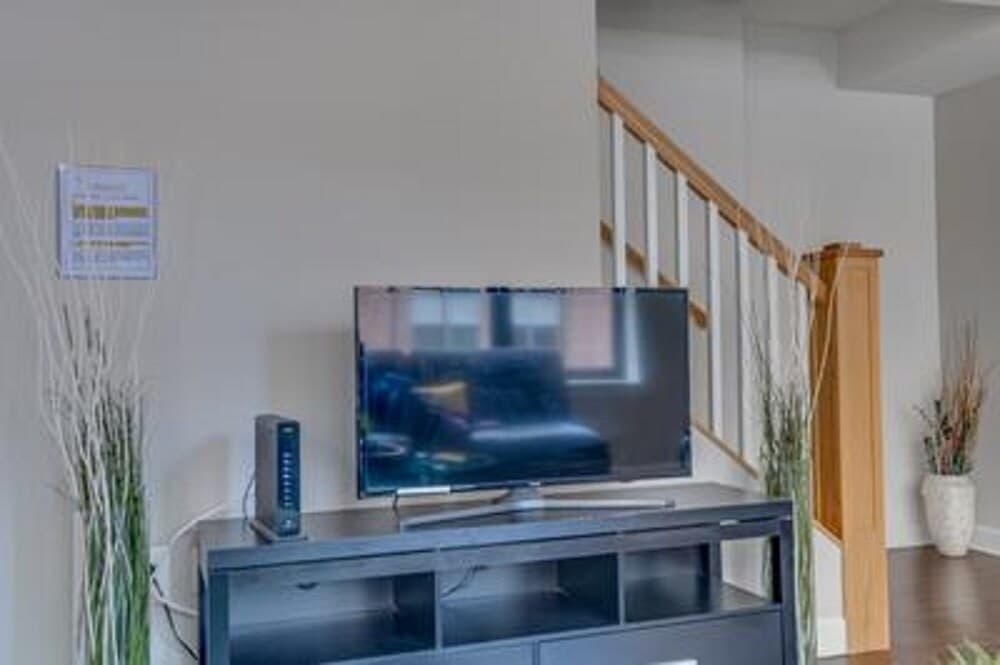 Photograph supplied for Waterfront Baltimore 2br Furnished Apartment 2 Bedroom Apts by RedAwning