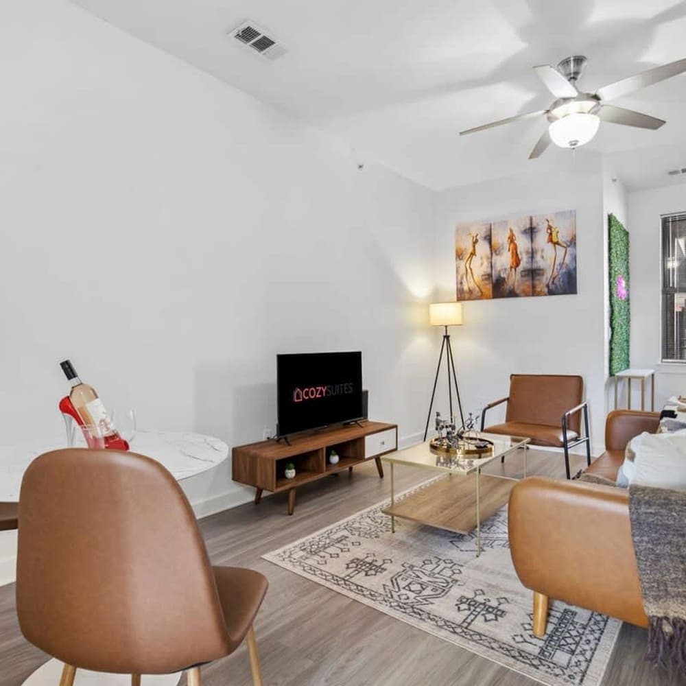 Photograph supplied for Cozysuites Music Row Spacious 1BR Free Parking 56