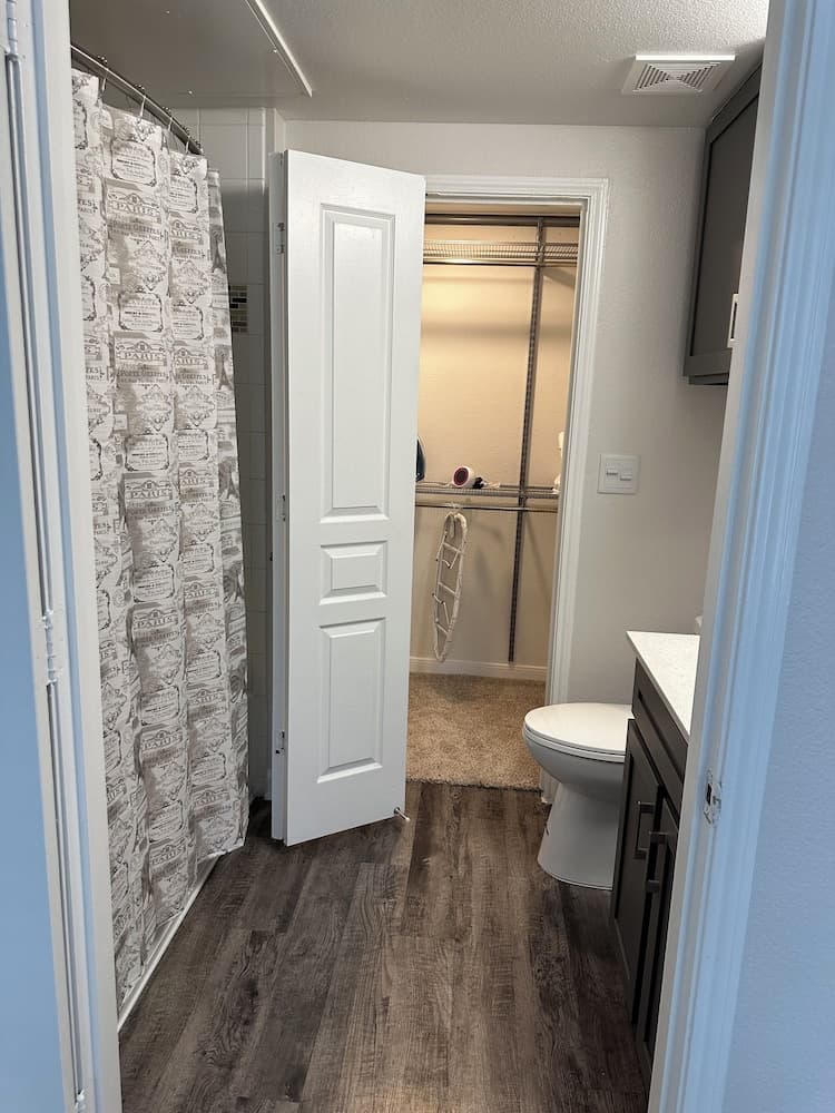 Photograph supplied for 7550 Kirby Dr