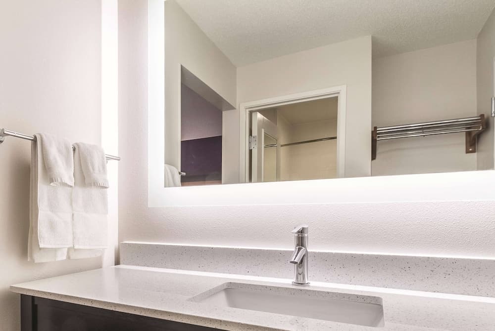 Photograph supplied for La Quinta Inn & Suites by Wyndham Univ Area Chapel Hill