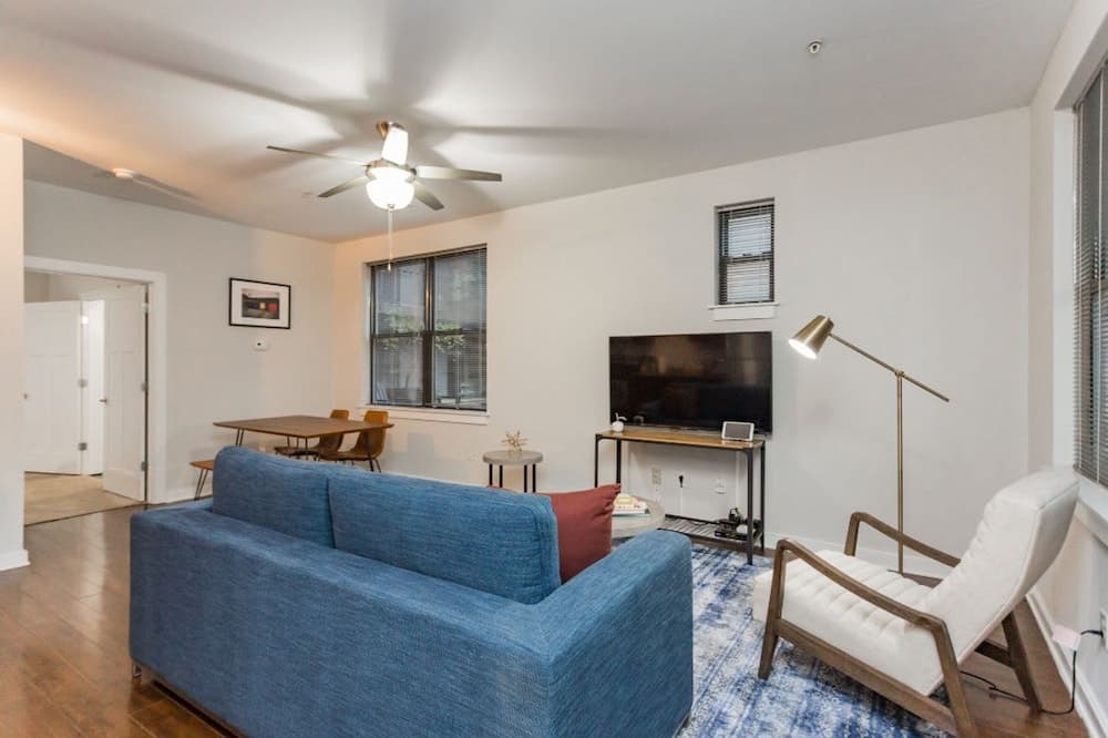 Photograph supplied for Cozysuites Music Row Spacious 1BR w Free Parking30