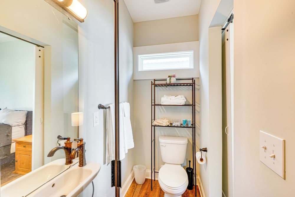 Photograph supplied for 3 Mi to Duke: Downtown Durham Cottage!