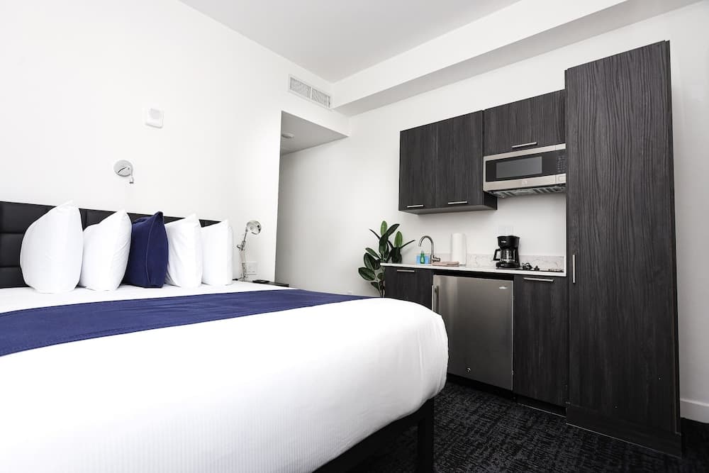 Photograph supplied for Maverick Suites at 28 Fenway