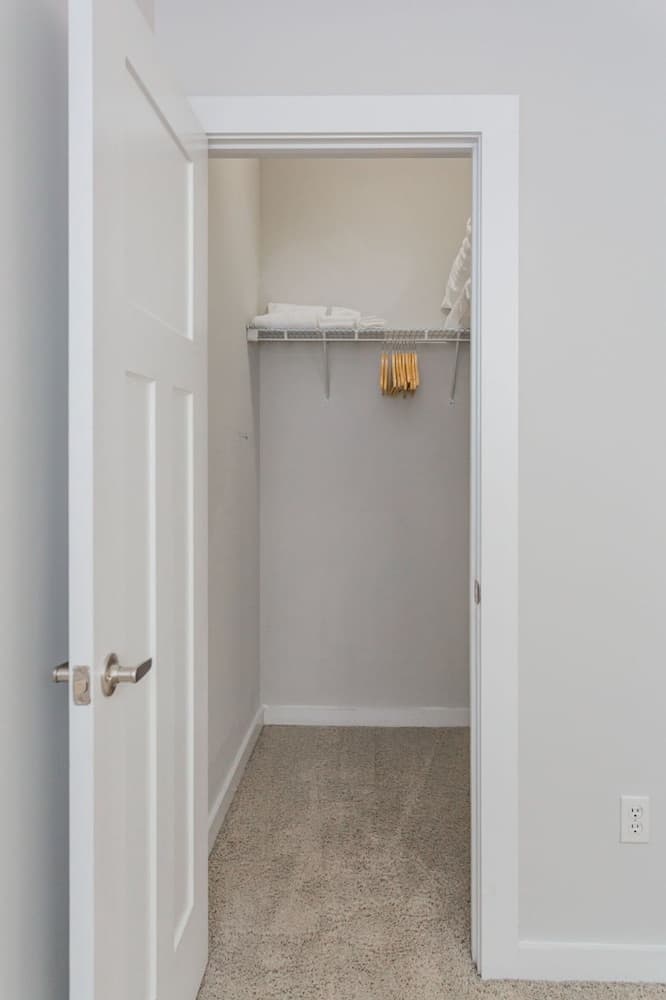 Photograph supplied for Cozysuites Music Row Spacious 2BR Free Parking 10