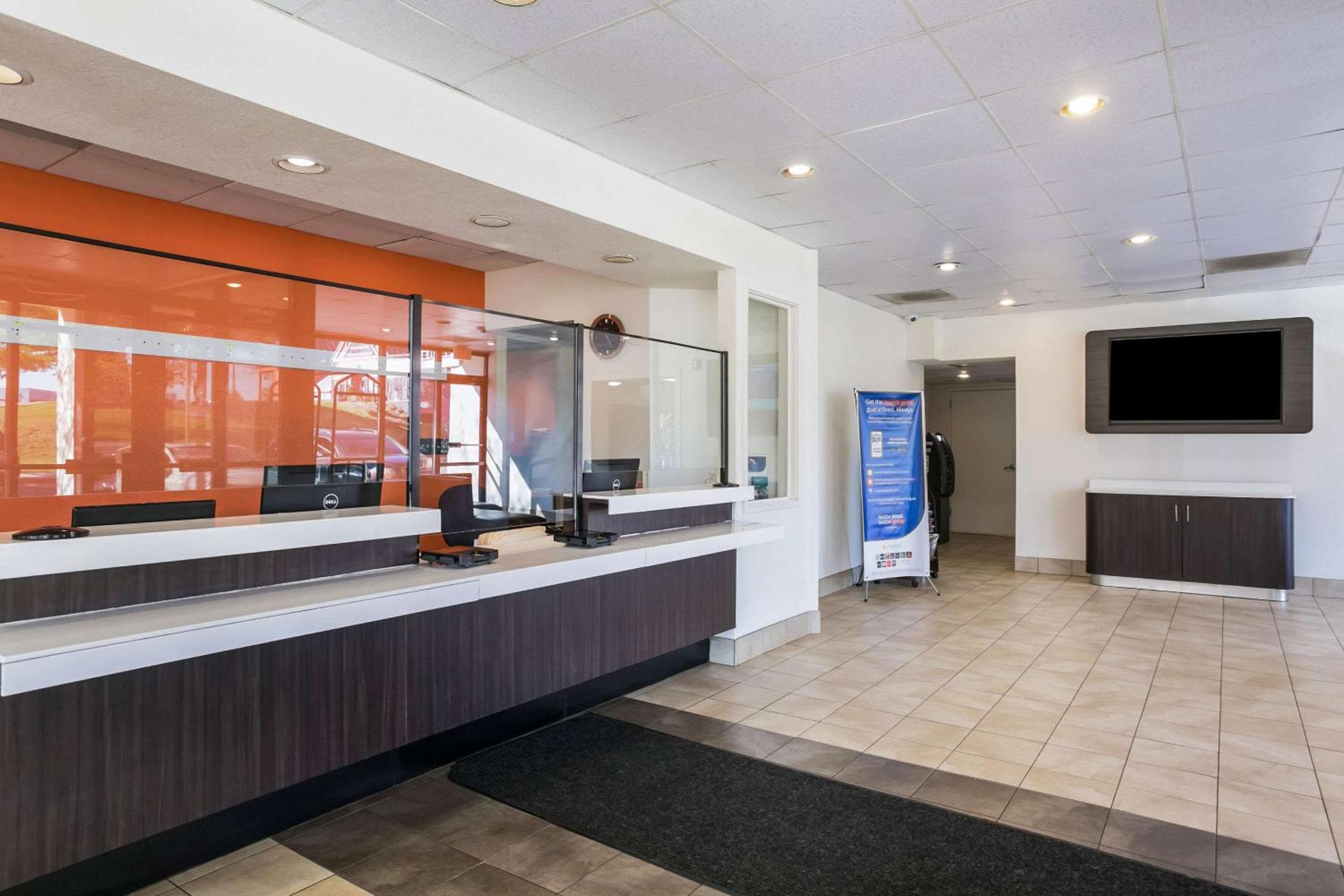 Photograph supplied for Rodeway Inn Baltimore - Inner Harbor South