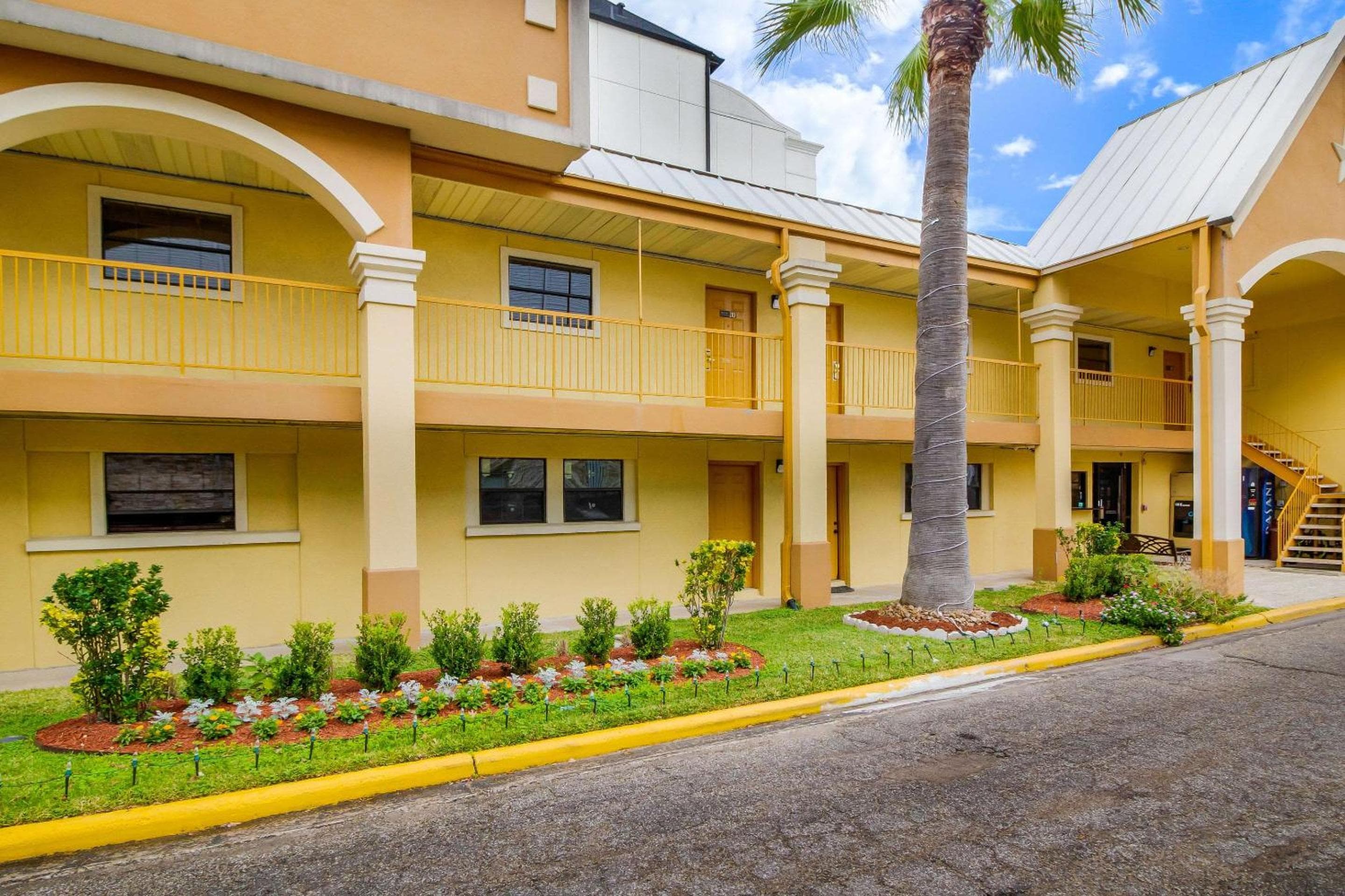 Photograph supplied for Rodeway Inn & Suites Houston near Medical Center