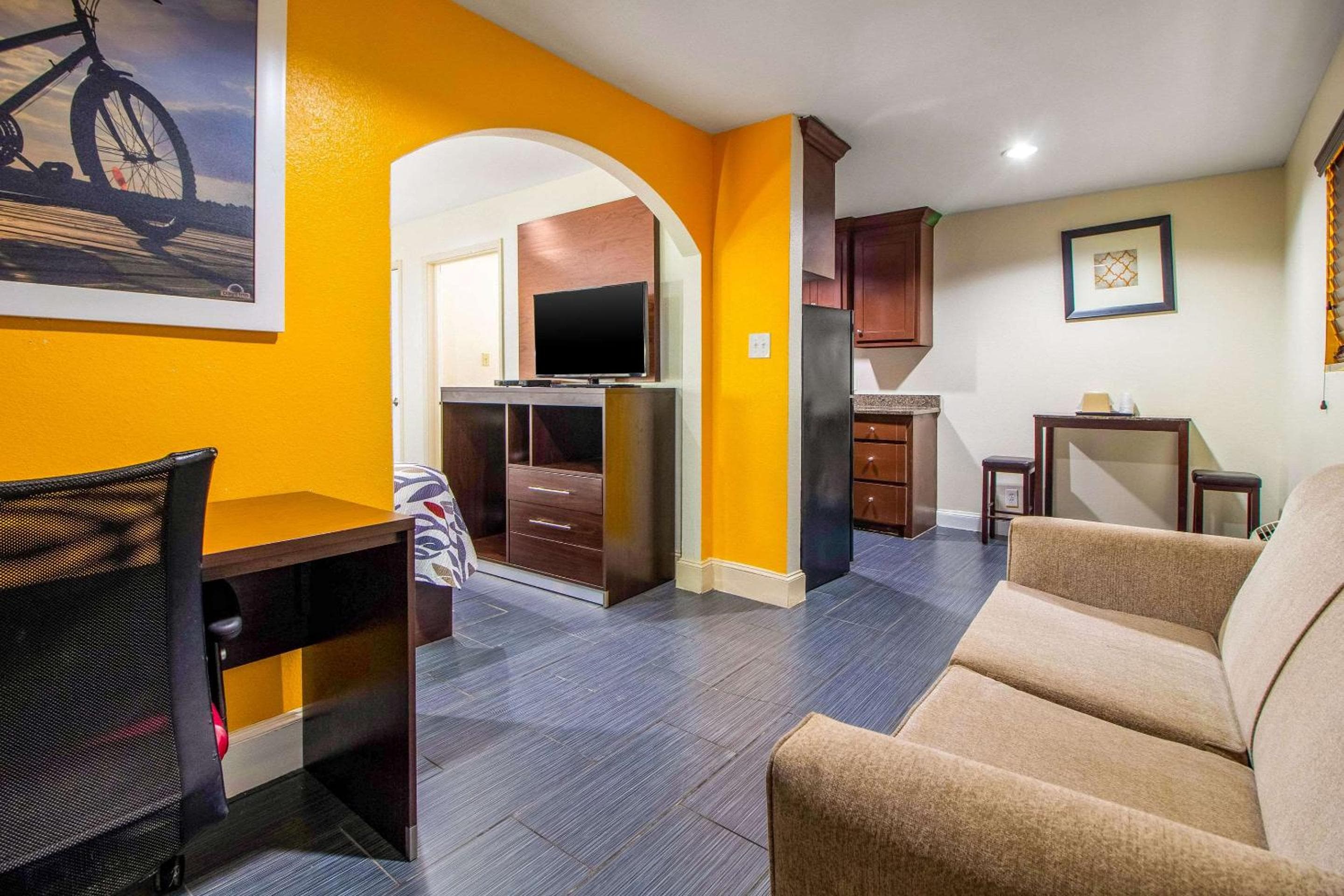 Photograph supplied for Rodeway Inn & Suites Houston near Medical Center