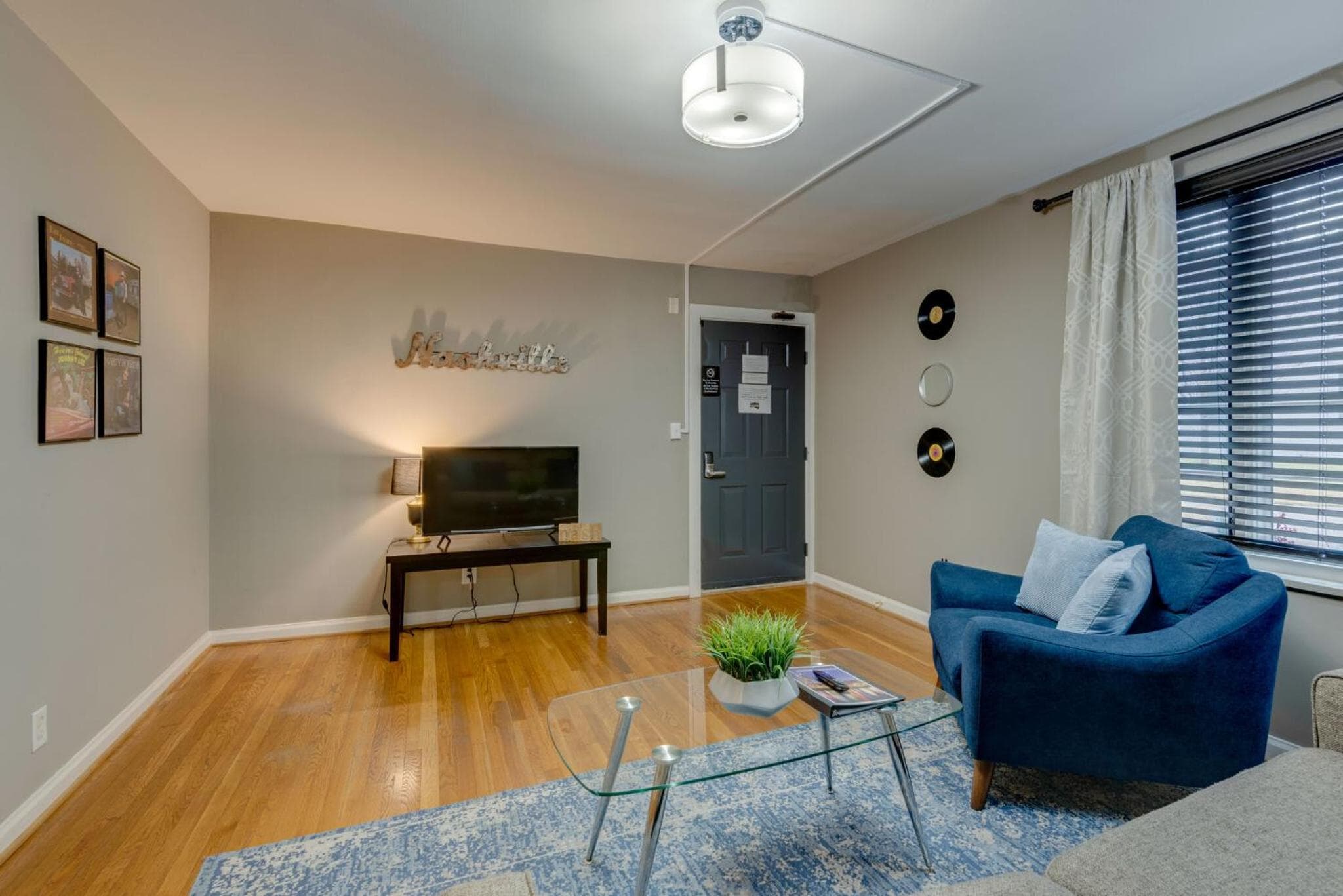 Photograph supplied for Nashville home in the center of it all -107