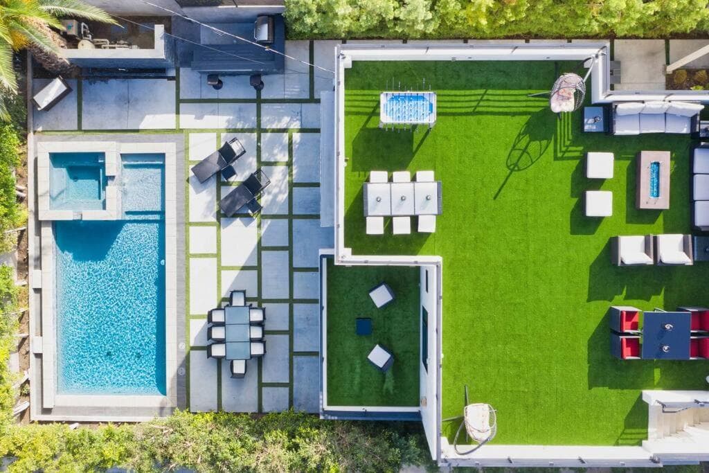 Photograph supplied for Beverly Hills LUX Villa w. Pool, Rooftop & Parking