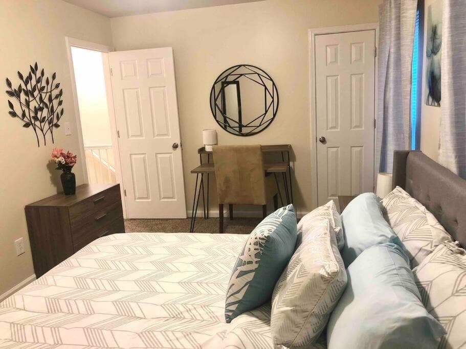 Photograph supplied for * Radiant Retreat * King Bed * Long Term Stays *