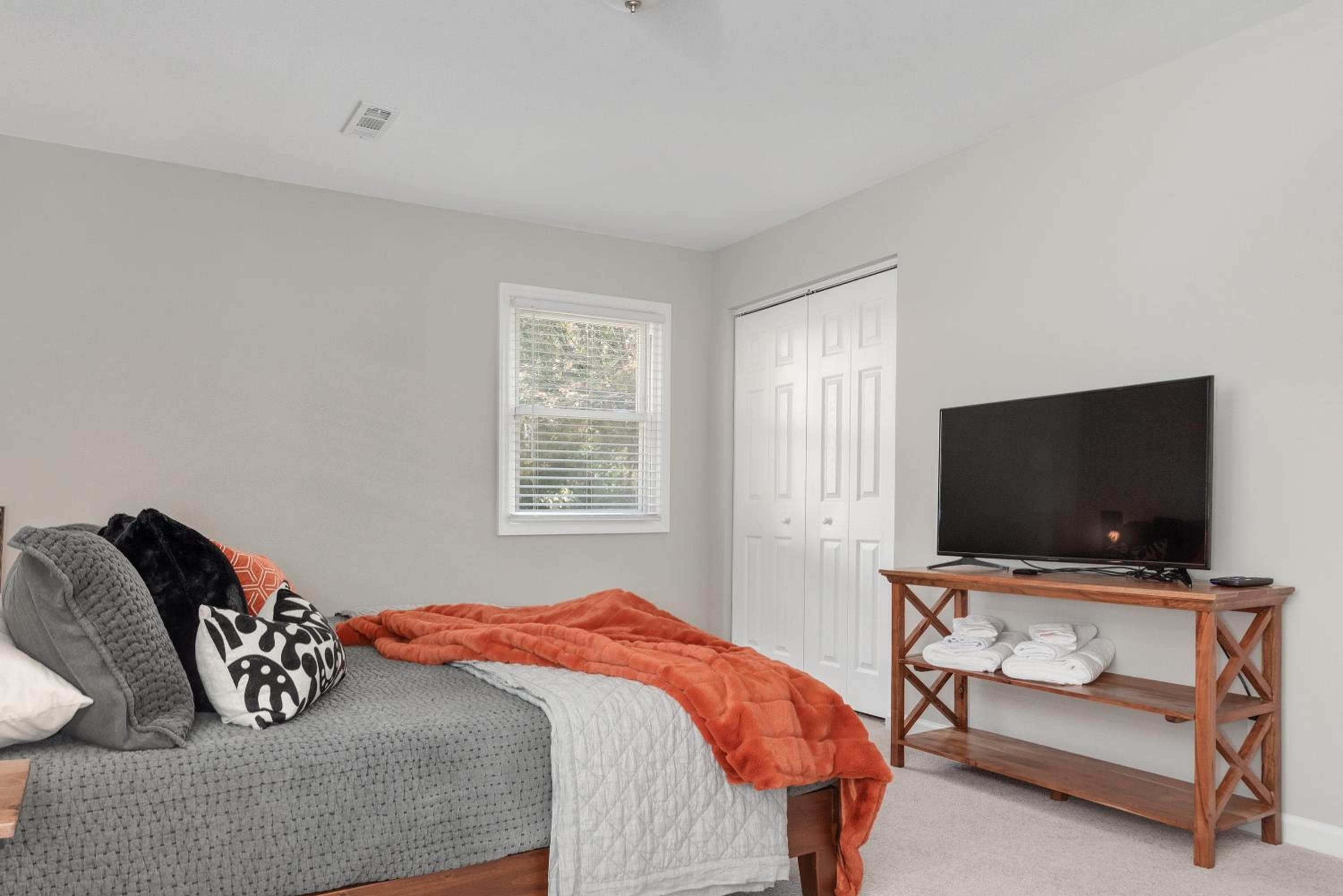Photograph supplied for Cozy 3BR home fully fenced and in quiet street, 5min to downtown, 10min to Duke and RTP