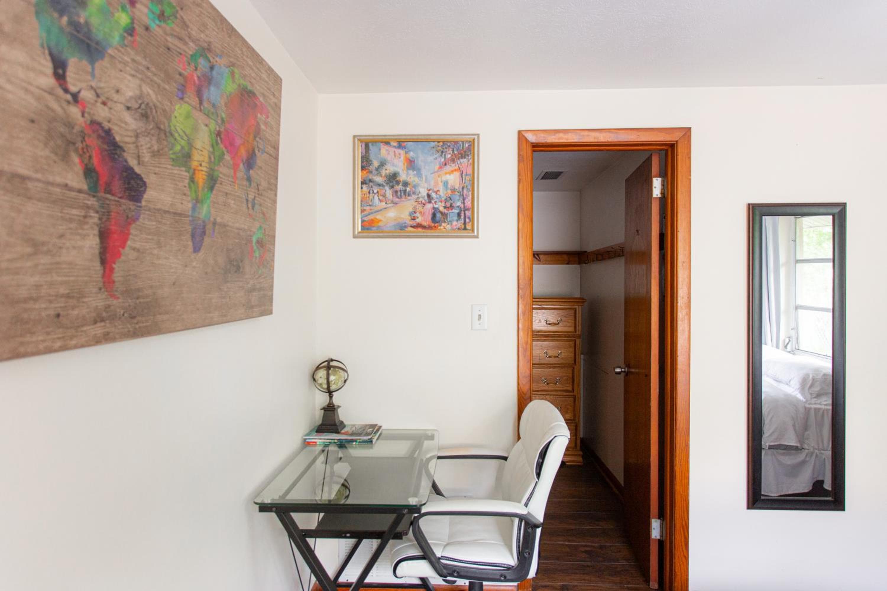 Photograph supplied for Cozy 1 Bedroom Unit - 4 Blocks from Jax Beach Pier!