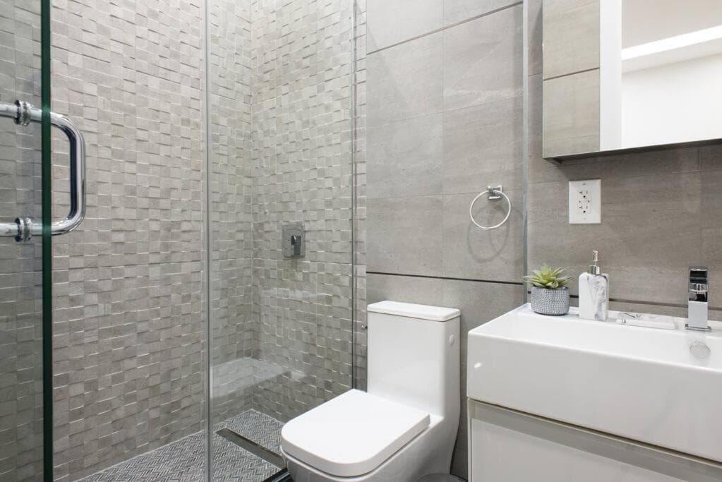 Photograph supplied for 78-4D Quality 1br W&D SKYLIGHT By Central Park