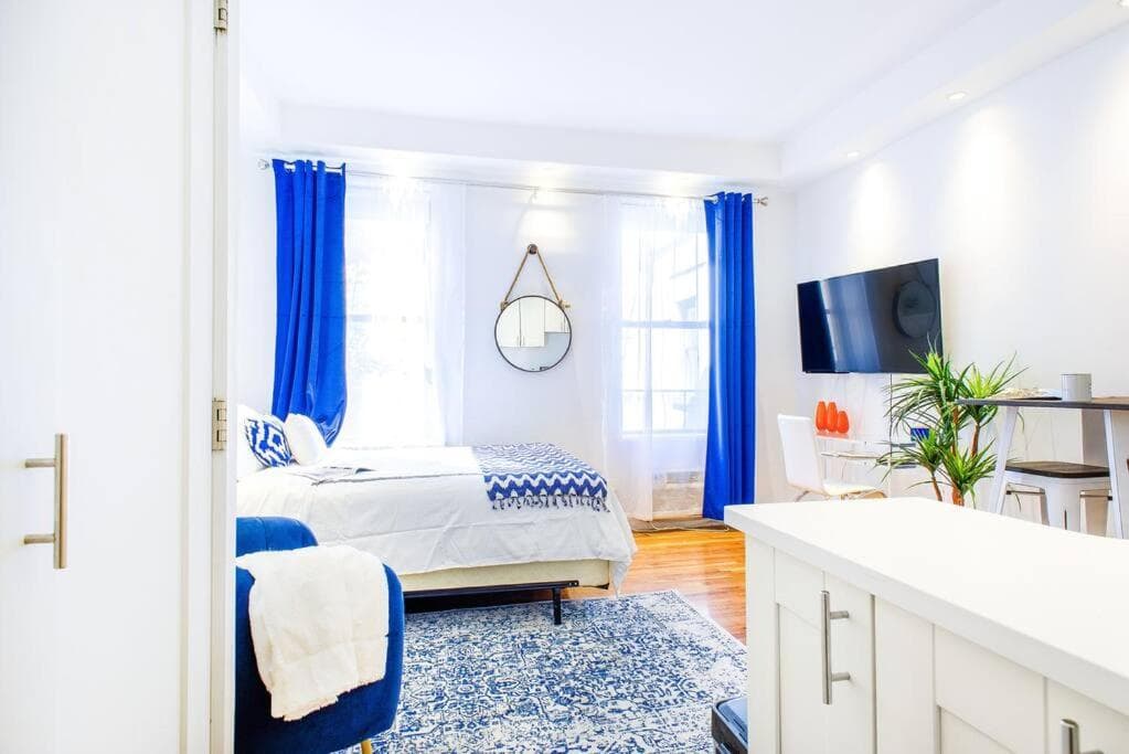 Photograph supplied for 62-3B Studio Prime UES Walk to Central Park
