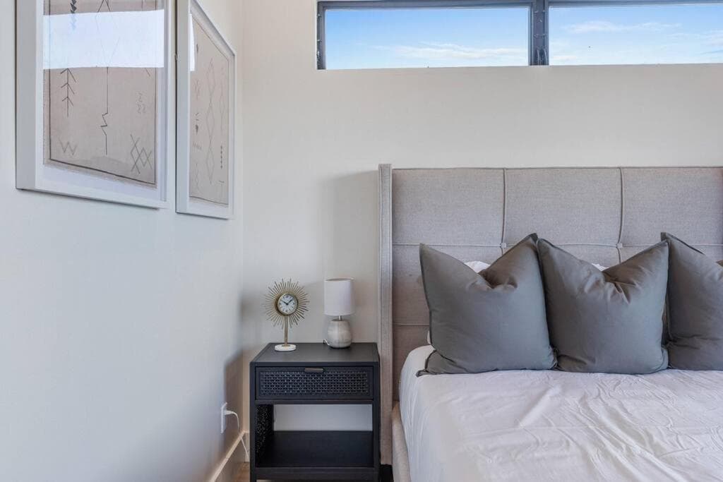 Photograph supplied for BEDFORD VILLA 6BEDROOMS - BEST LOCATION
