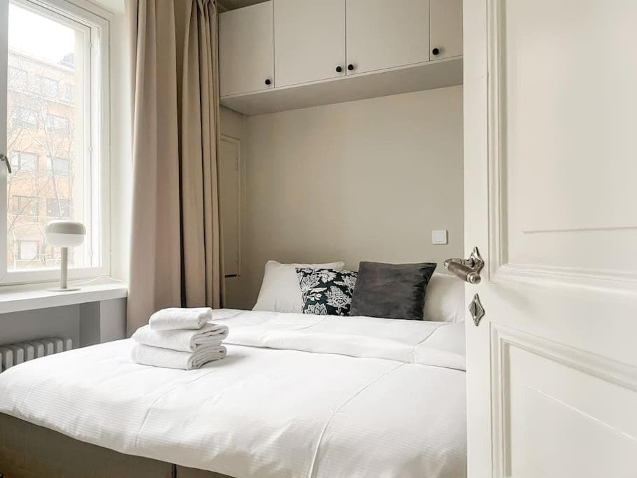 Photograph supplied for Central 1BR next to the park