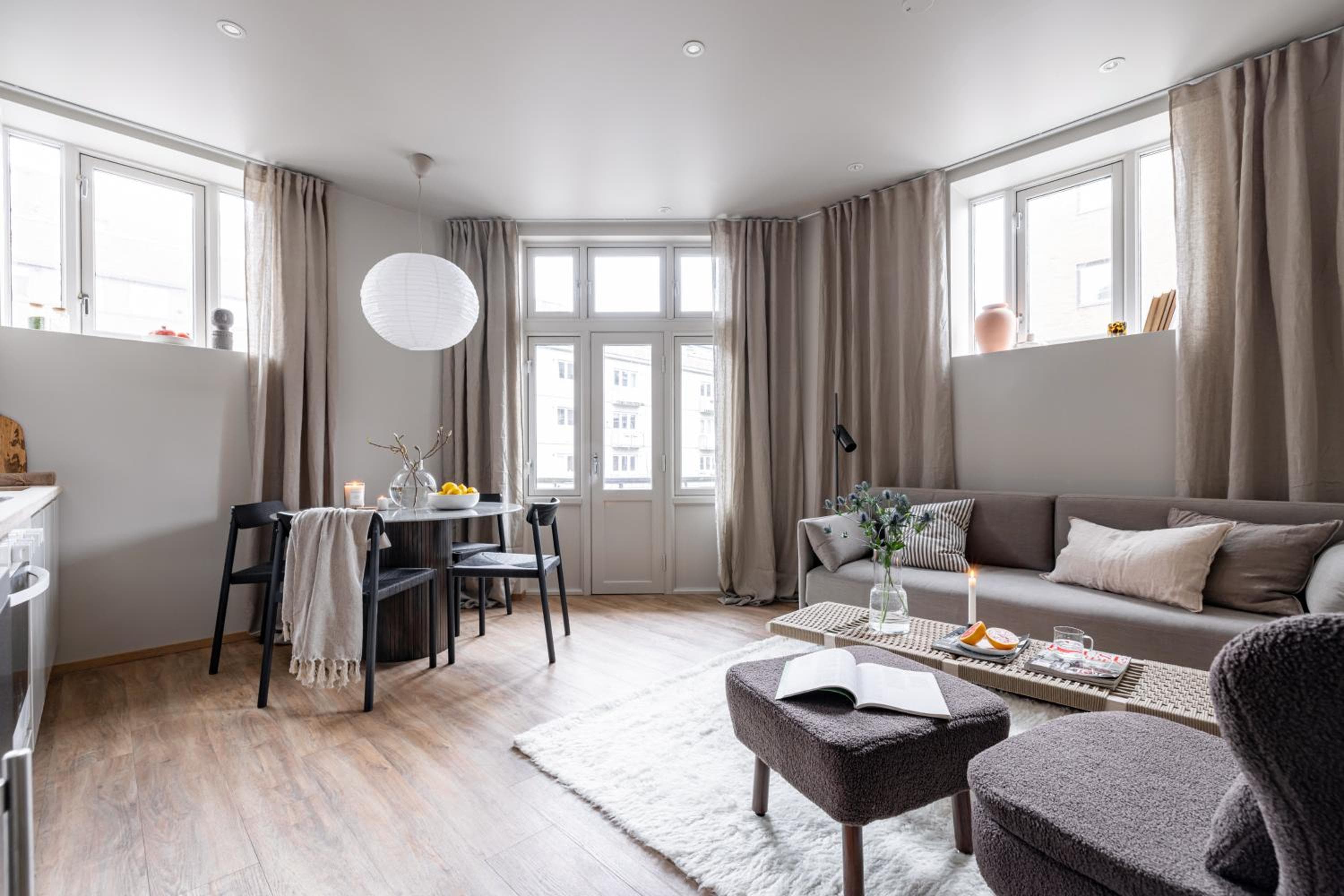 Photograph supplied for Hotel suite apartment
