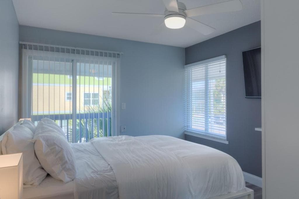 Photograph supplied for Sandy Feet Retreat 4 Oceanview Balconies Pets Ok