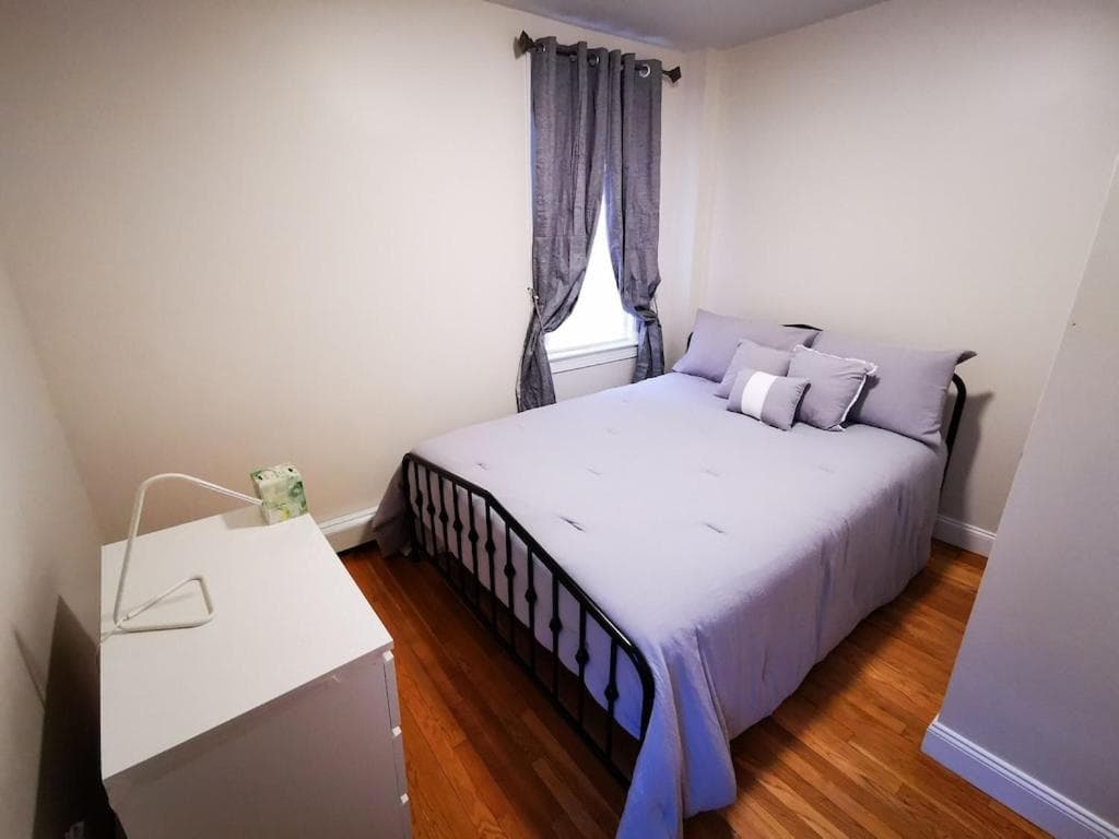 Photograph supplied for Location+Comfort+Convenience