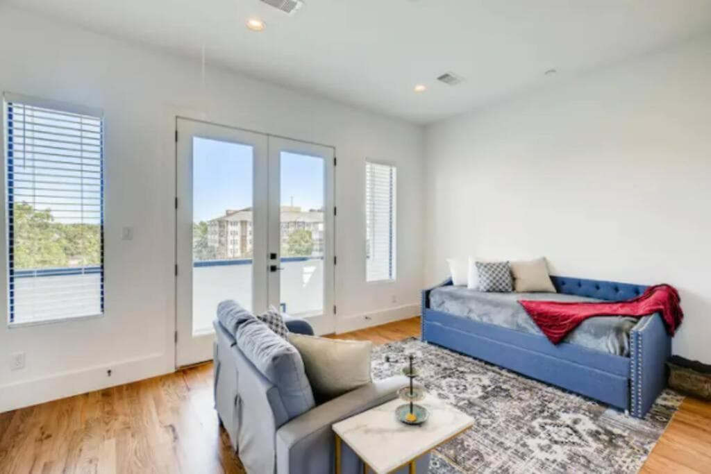 Photograph supplied for Two Identical 4 Story Homes Near Downtown with 8 BDRMS