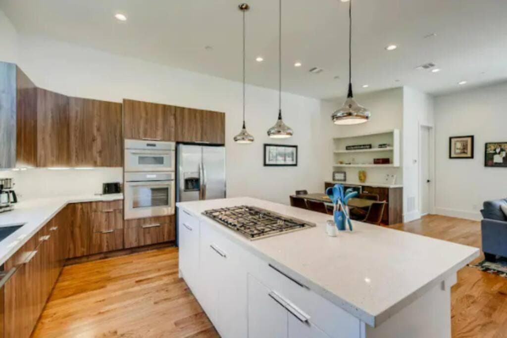 Photograph supplied for Two Identical 4 Story Homes Near Downtown with 8 BDRMS