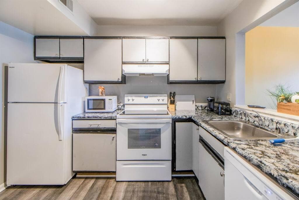 Photograph supplied for Huge & Unique 2BR/1BA Pet-friendly Family Condo