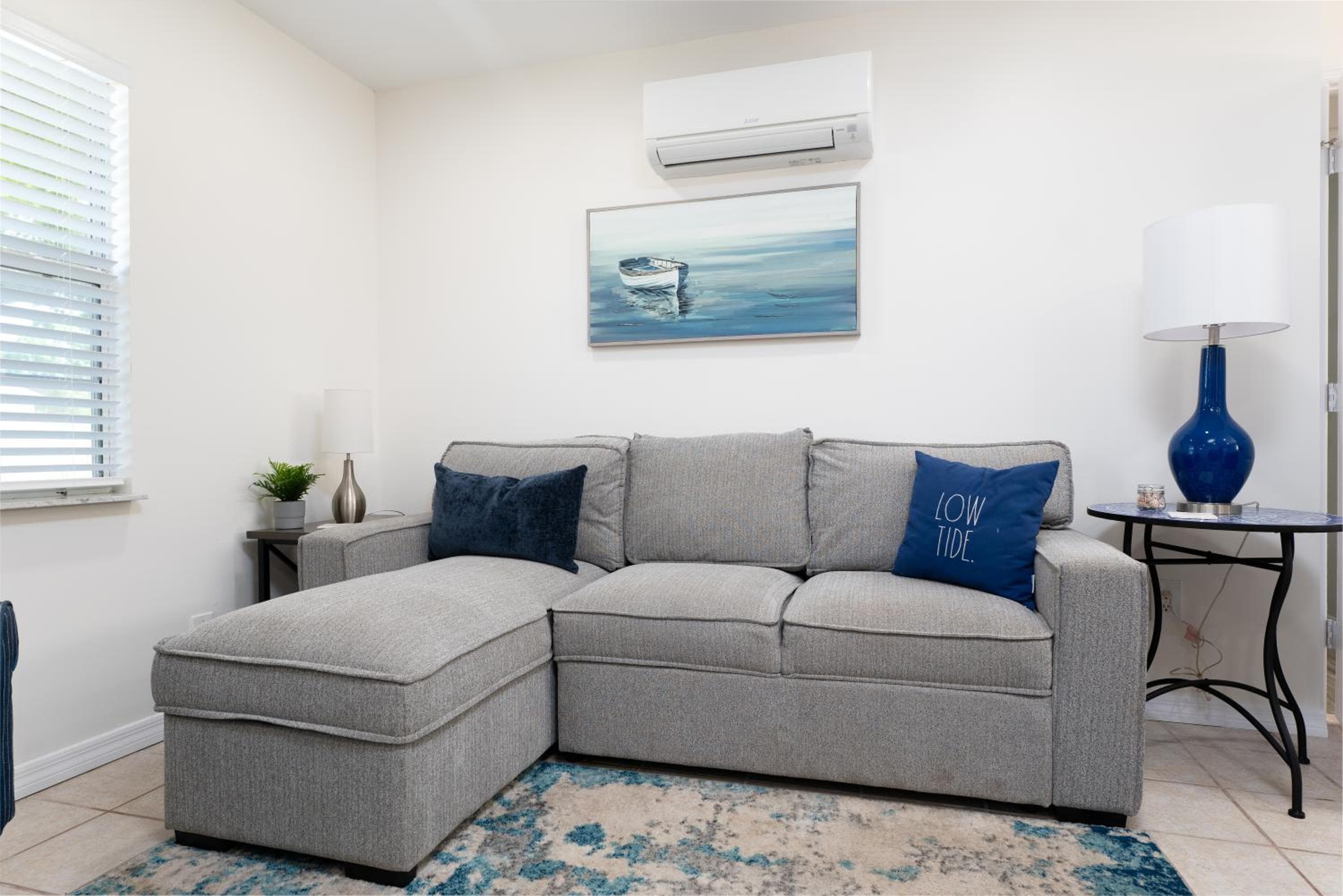 Photograph supplied for Cozy and Comfortable One Bedroom Efficiency! 5 Blocks to the Beach!
