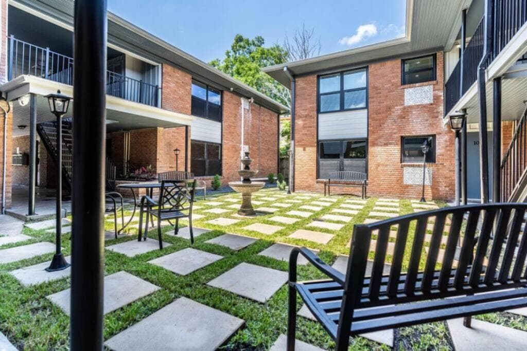 Photograph supplied for Houston FIFA Apartment - 11