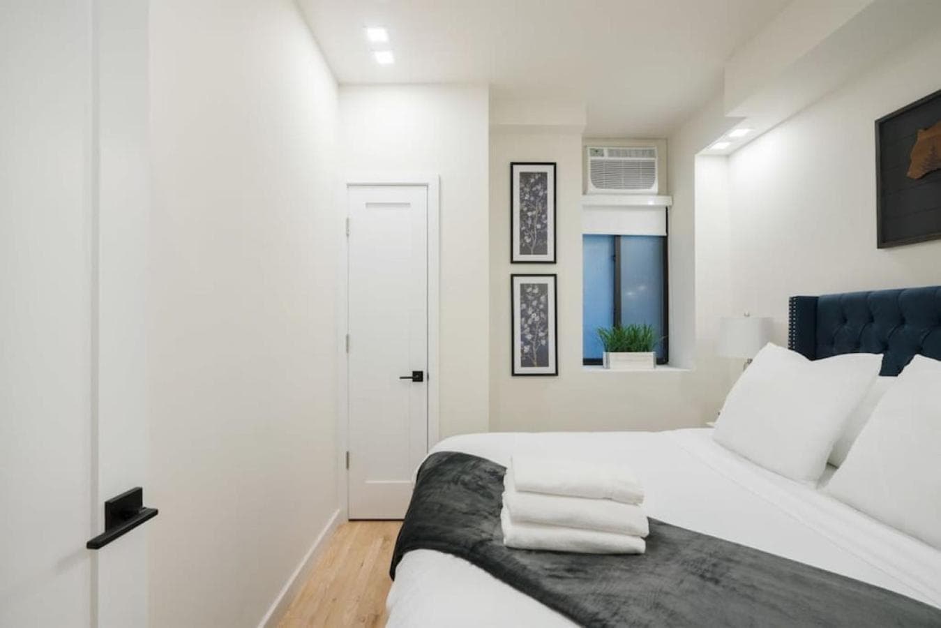Photograph supplied for Luxury 2BR Duplex 5min to Central Park