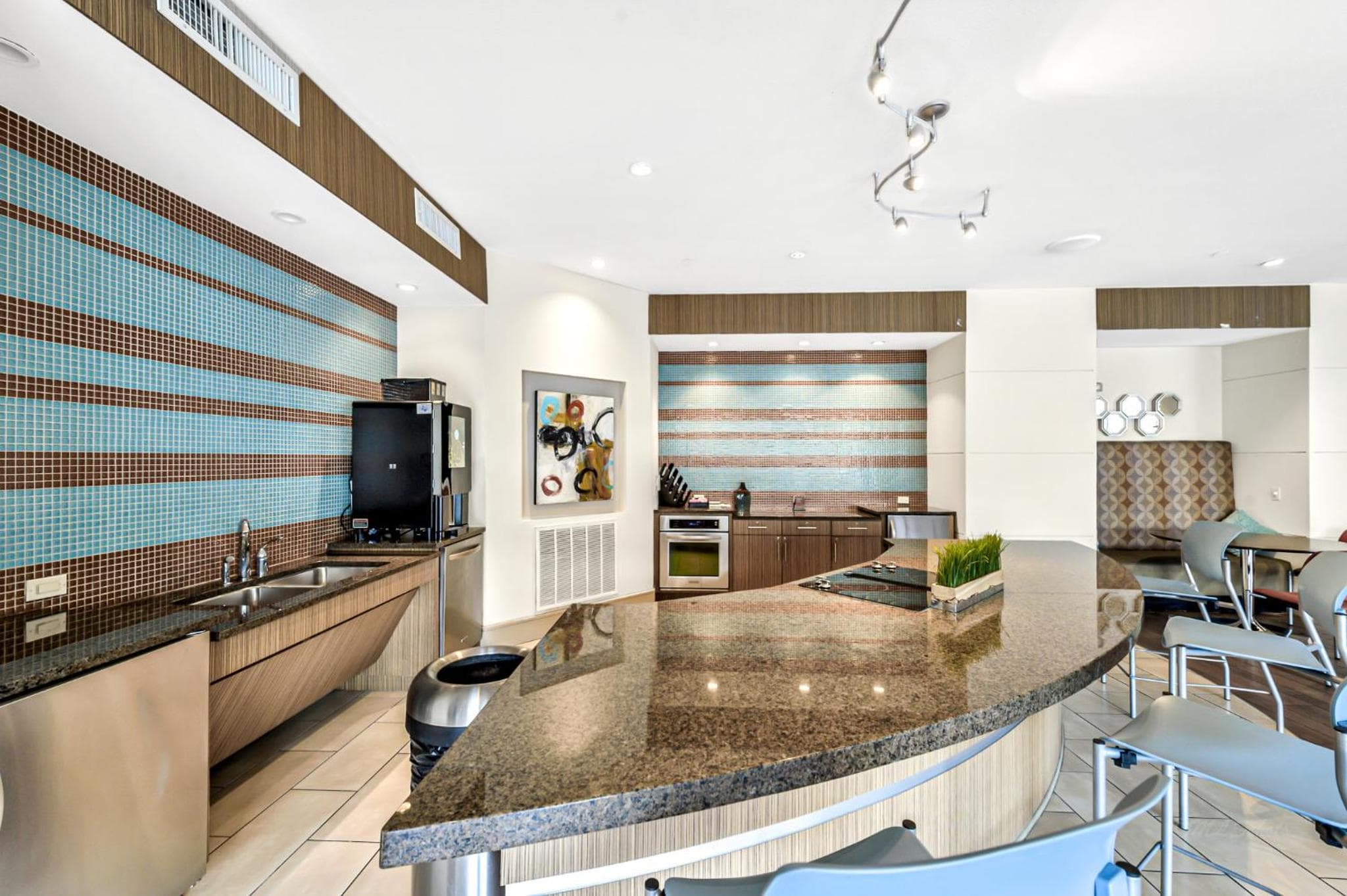 Photograph supplied for Pool View 1-bedroom Unit