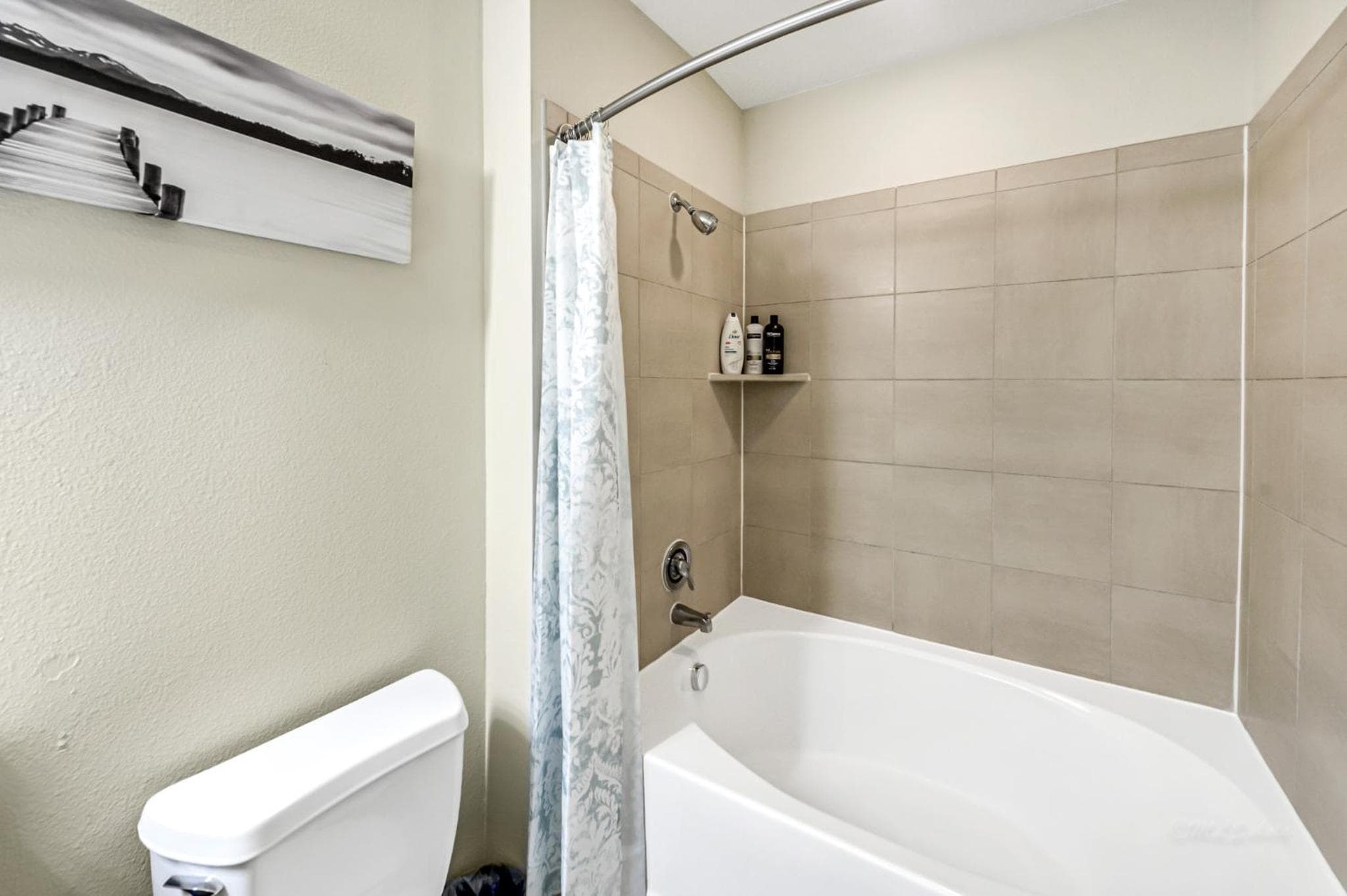 Photograph supplied for Pool View 1-bedroom Unit