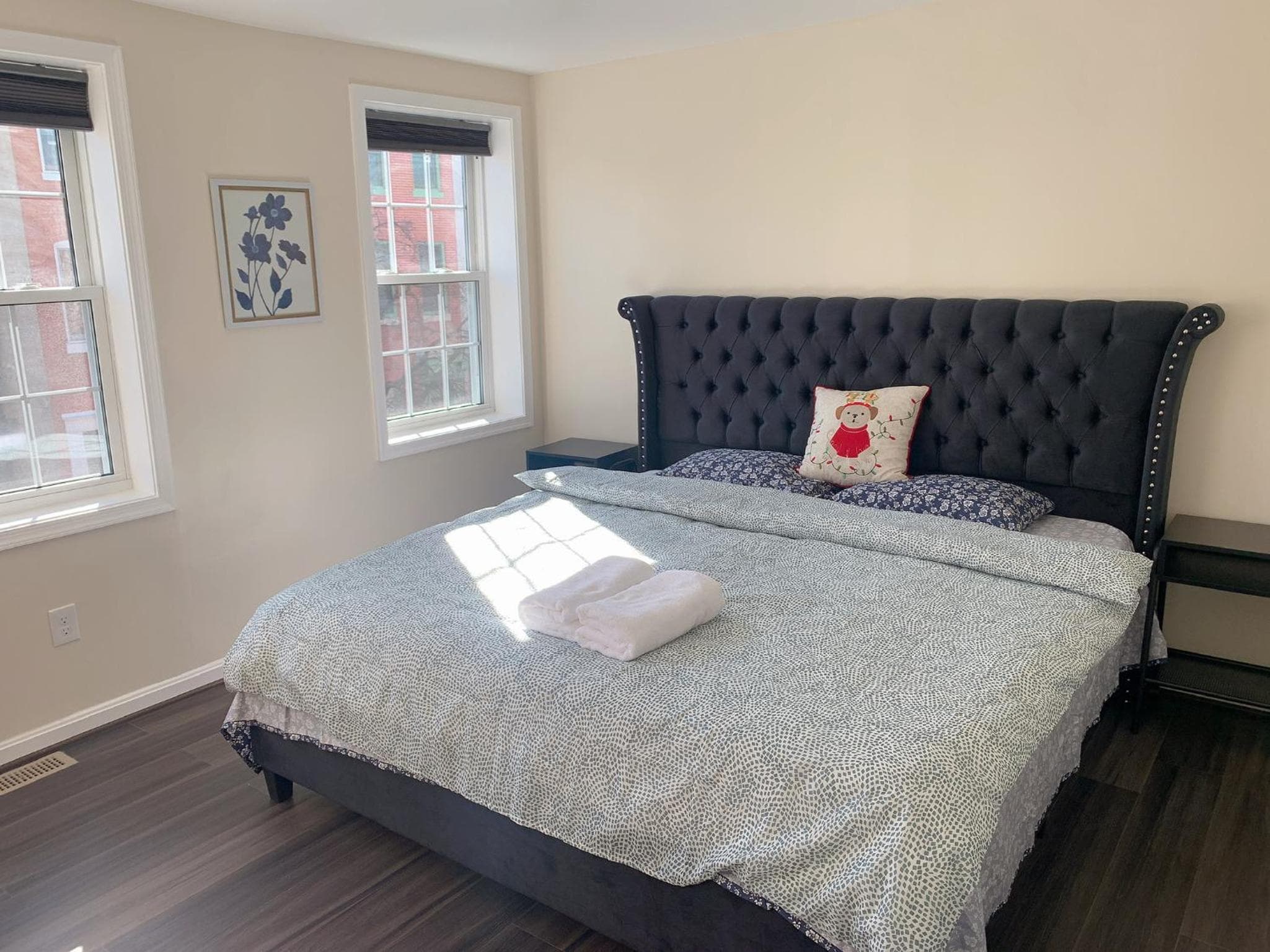 Photograph supplied for Sweet bedroom located central of downtown