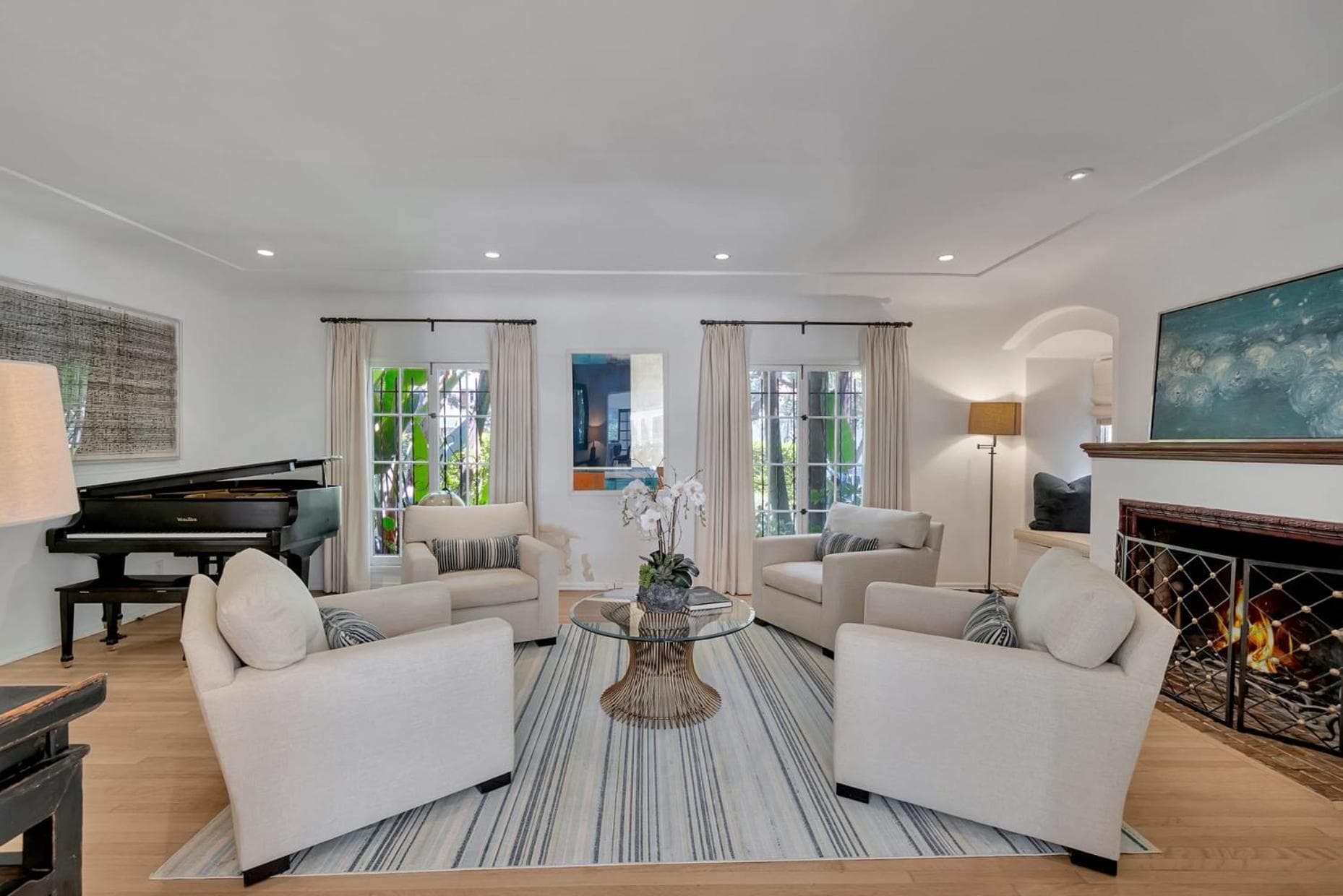 Photograph supplied for Hollywood Sunset Villa