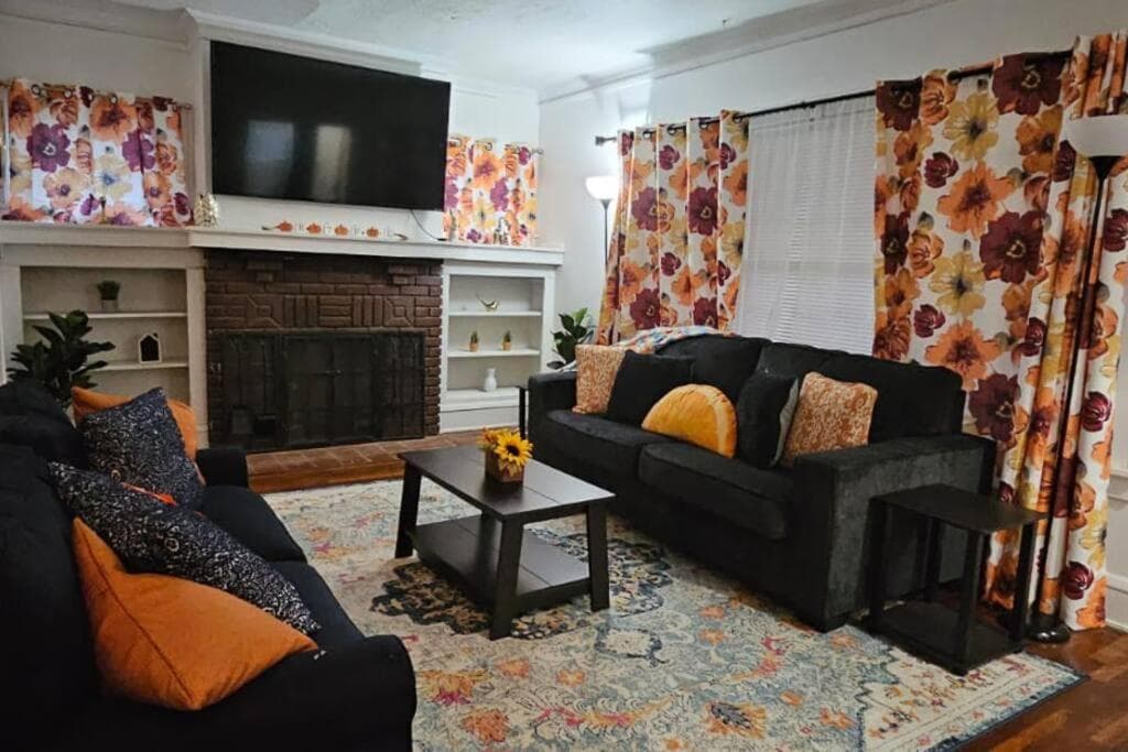 Photograph supplied for Lovely 3 Bed Room in Cleveland