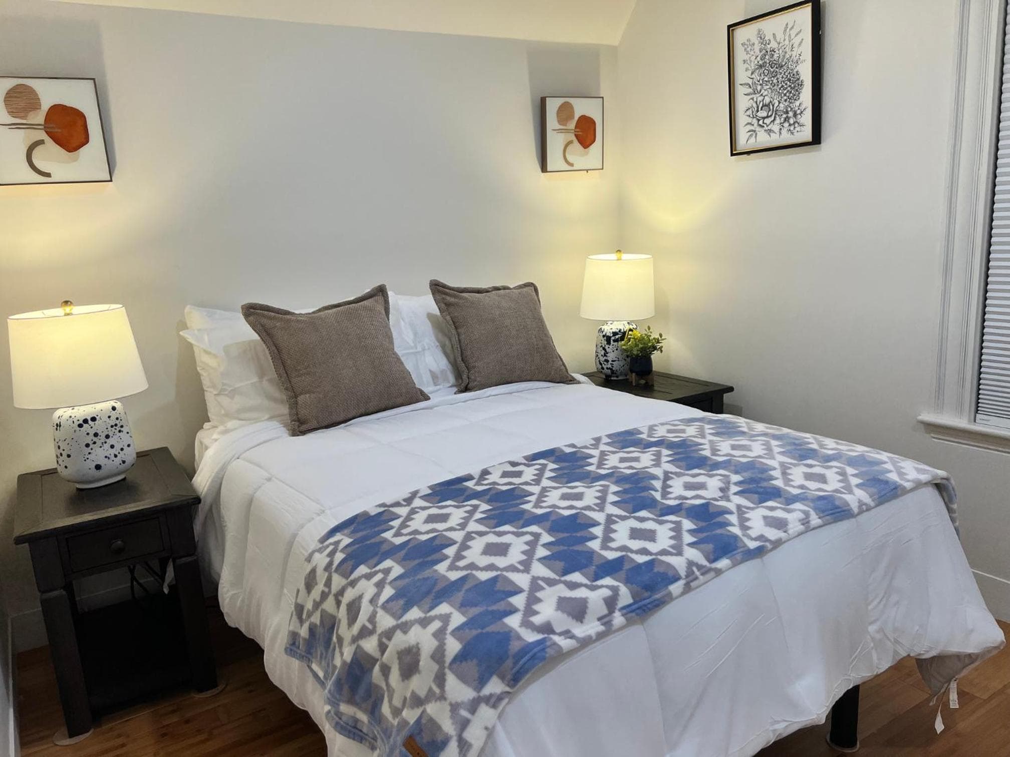 Photograph supplied for Harvrd-MIT-B.U./Parkfree/Single Family residence