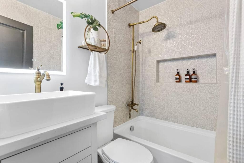Photograph supplied for Rodeo Escape: Sleeps 8, Parking, Wi-Fi, Free Gym