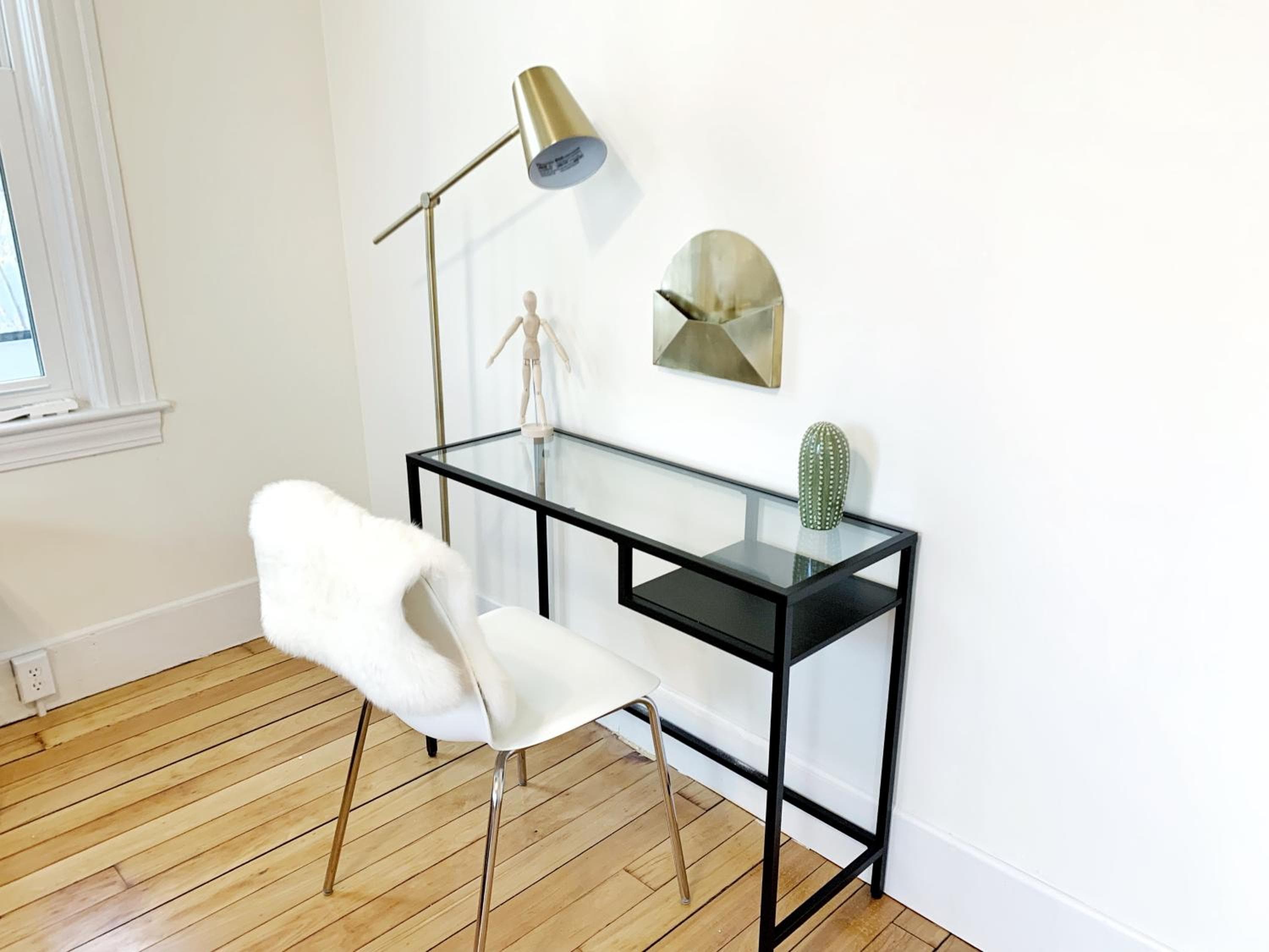Photograph supplied for Best Location At Harvard University! 4 Bedroom Apartment! Two Units Available!
