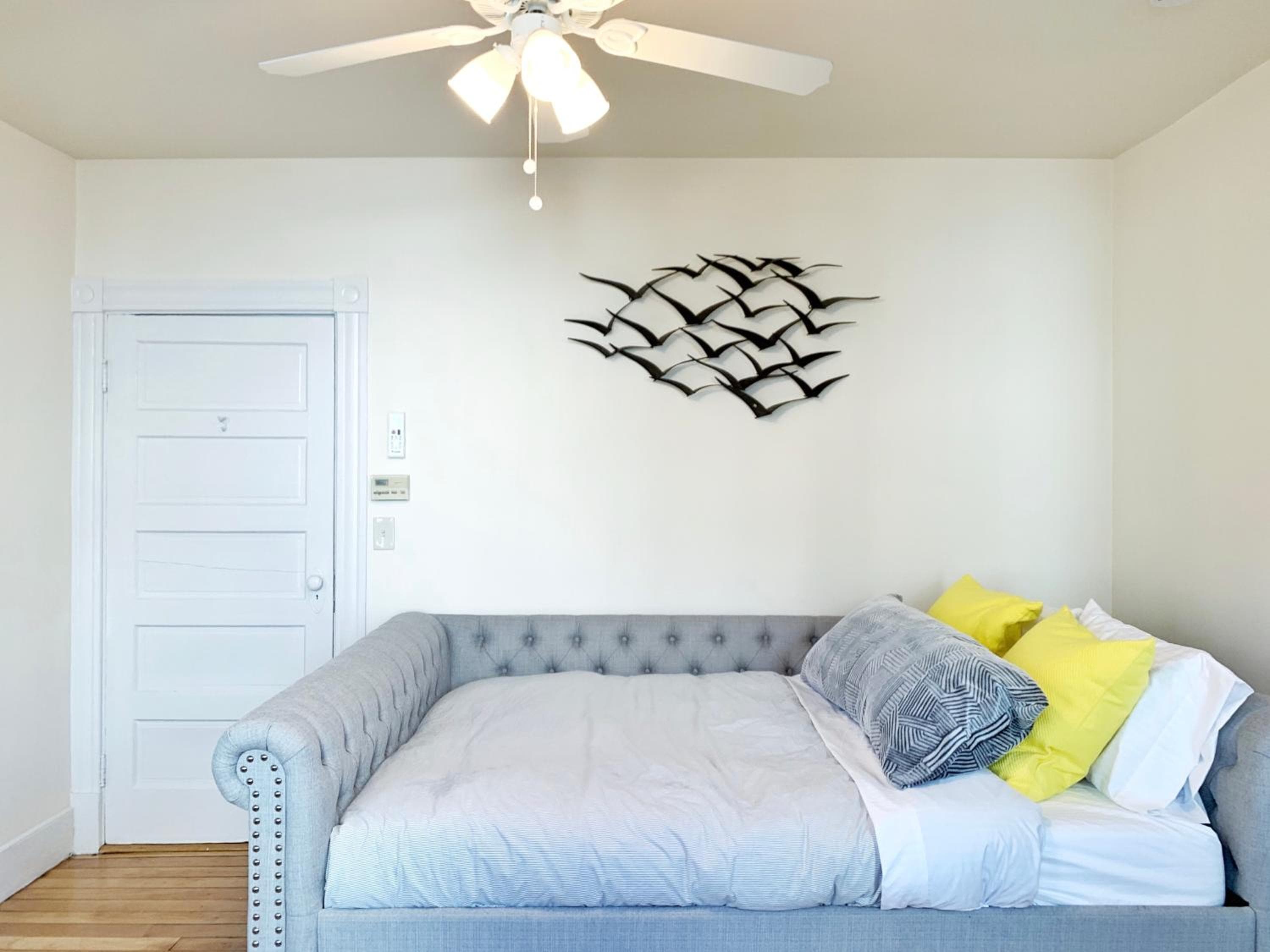 Photograph supplied for Best Location At Harvard University! 4 Bedroom Apartment! Two Units Available!