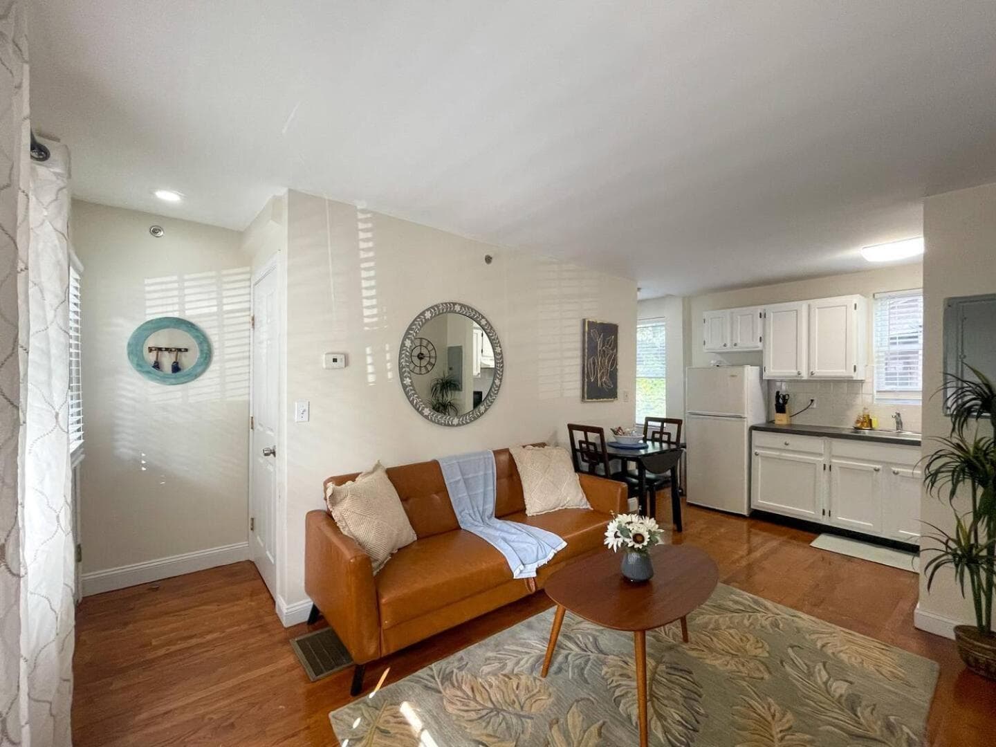 Photograph supplied for 2Bed, 15Bath, Multi-Level Townhouse, Sleeps 6