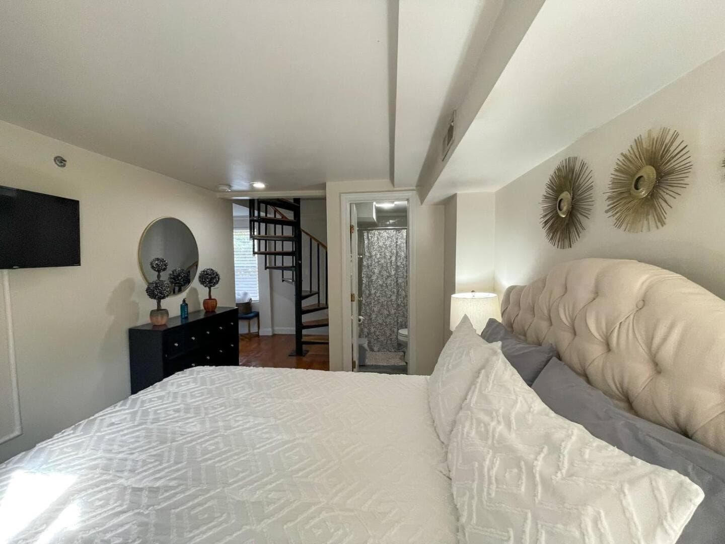 Photograph supplied for 2Bed, 15Bath, Multi-Level Townhouse, Sleeps 6
