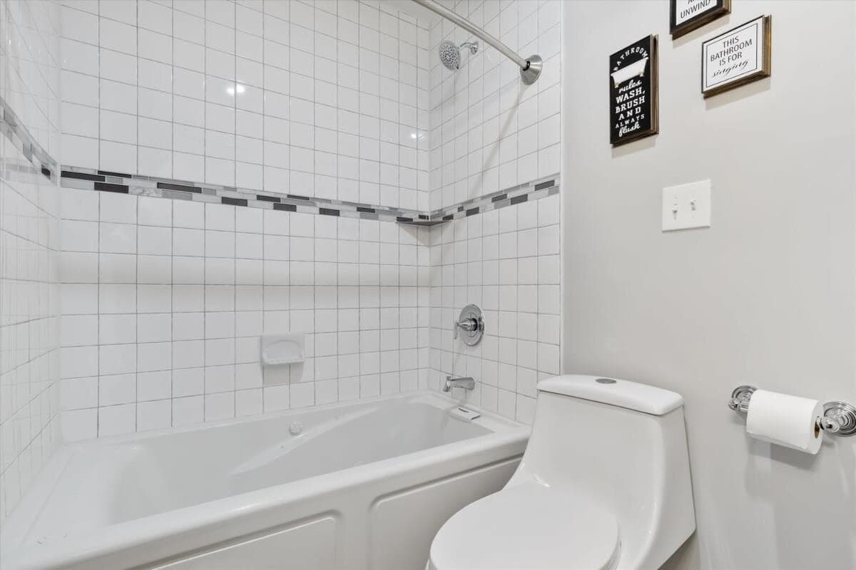 Photograph supplied for Charm City Homestay in Washington Village