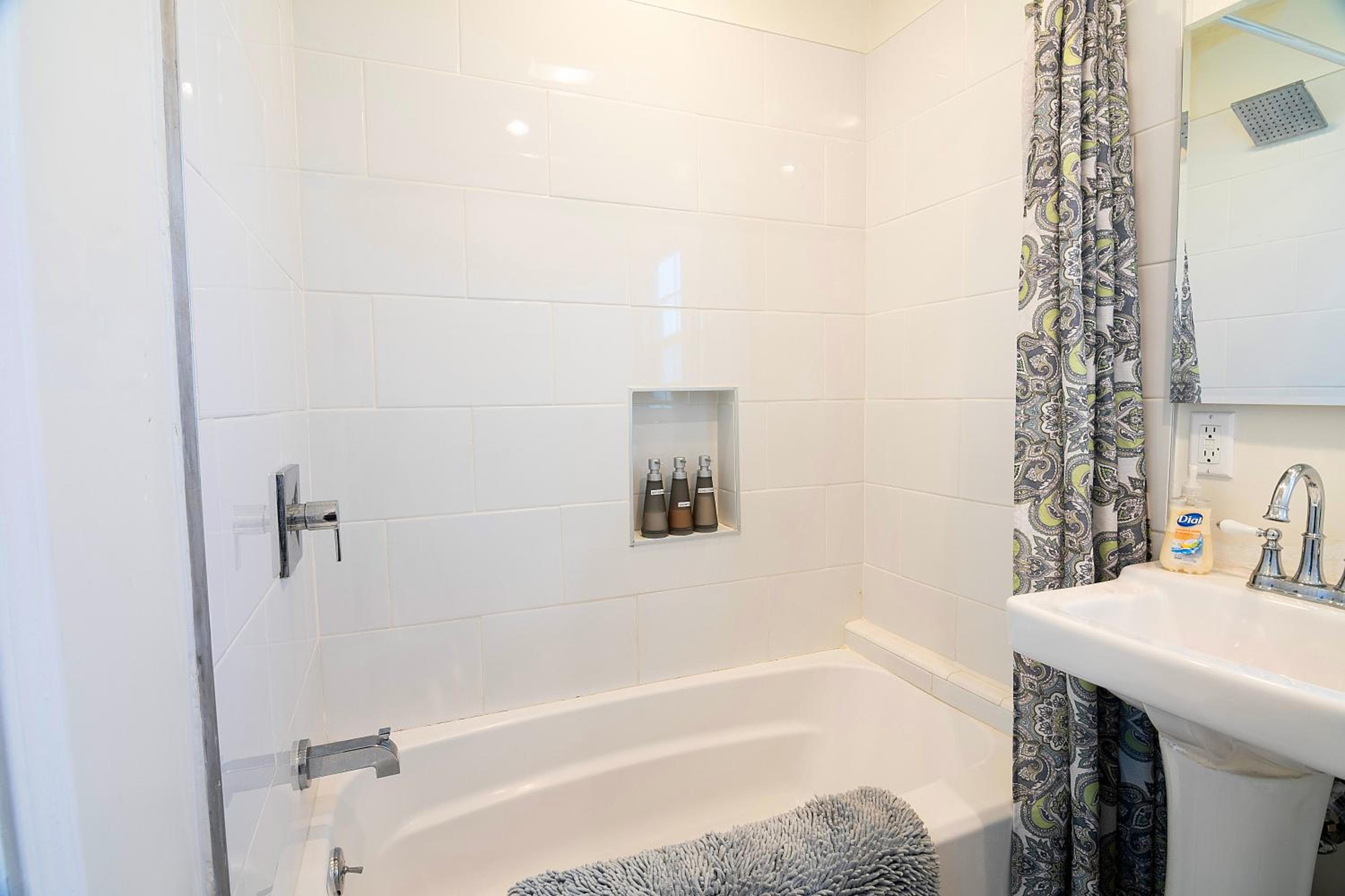 Photograph supplied for Chic Studio Sleeps 4 Beverly Hills Adj
