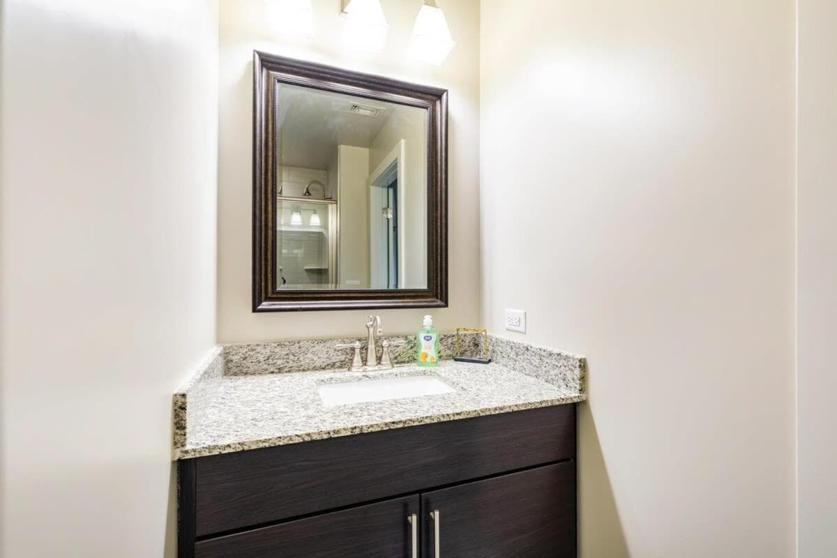 Photograph supplied for 2B2BA Distinguished Apartment with Gym