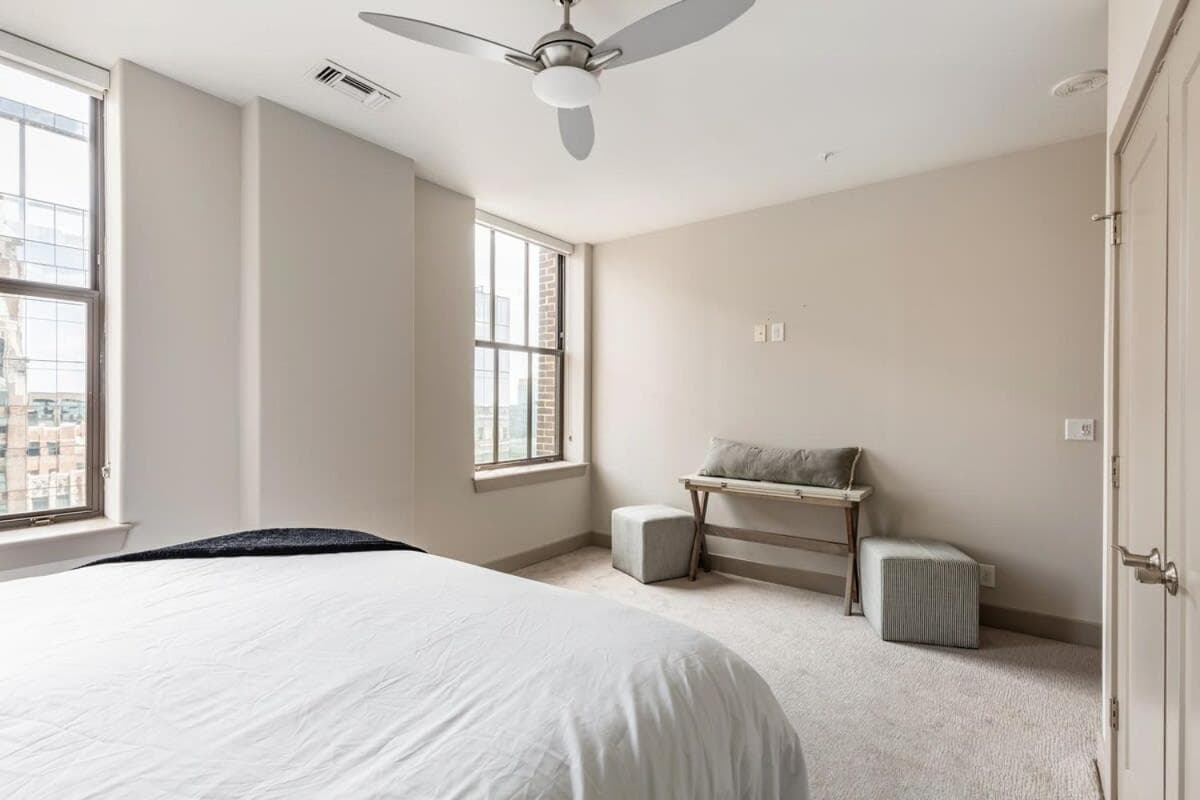 Photograph supplied for 1BR Luxury Apartment in Downtown Baltimore