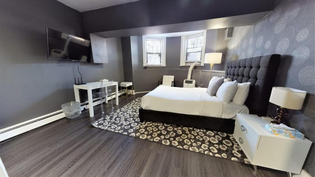Photograph supplied for Lower Level Studios In Hip Bay Village