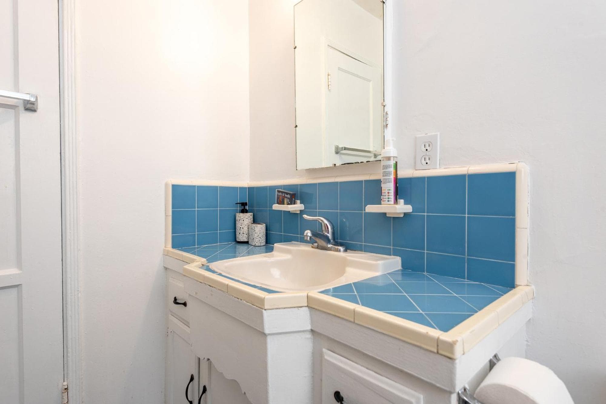Photograph supplied for Charming 1-bedroom Apartment with Hot Tub