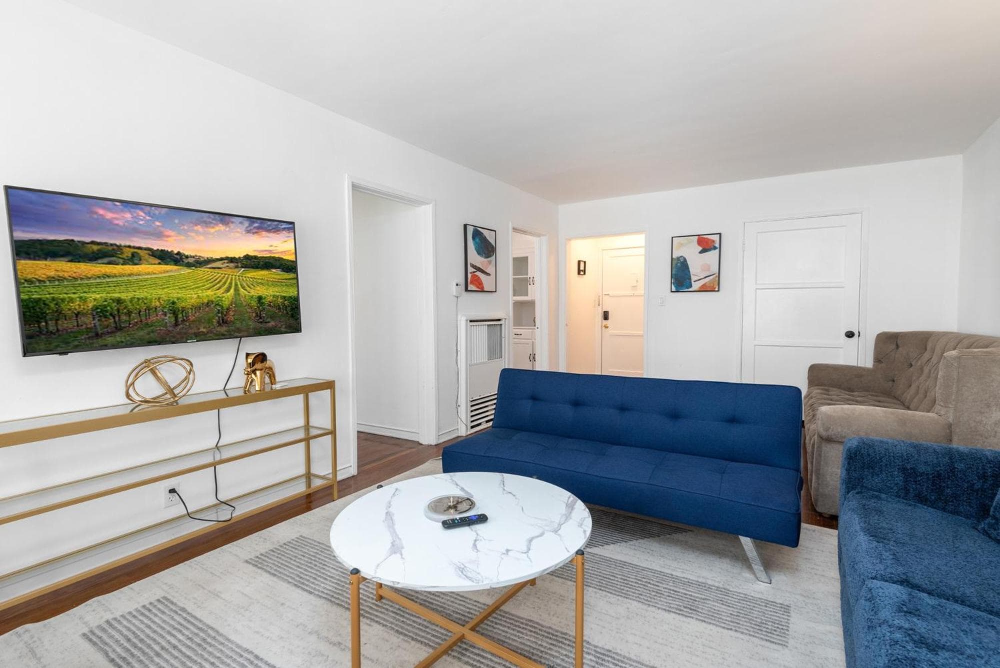 Photograph supplied for Charming 1-bedroom Apartment with Hot Tub